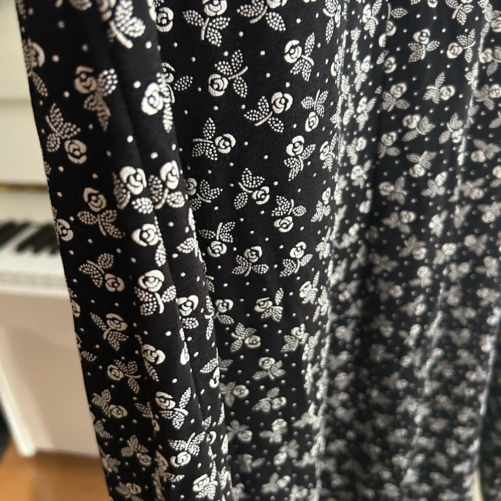 Jessica Black Floral Midi Dress - Picture 13 of 16